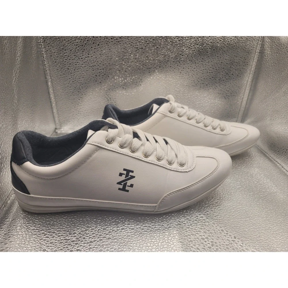 IZOD Men's White Memory Foam Lion Sneakers Size 9M Casual Low Top Comfort Shoes‎
